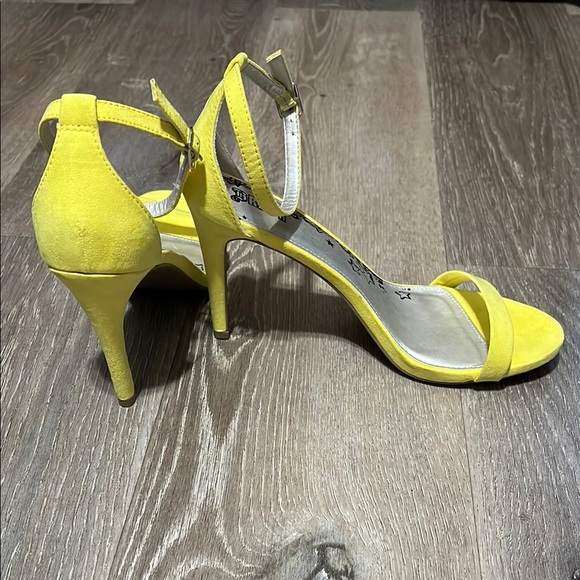 Brash Yellow Strappy Heels - Picture 2 of 3